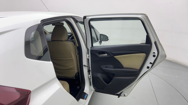 Second-hand 2016 Honda Jazz 1.2 S AT i VTEC for sale in Noida-37