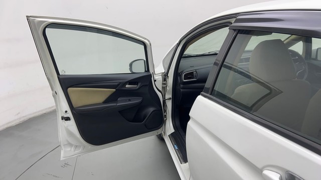 Second-hand 2016 Honda Jazz 1.2 S AT i VTEC for sale in Noida-39