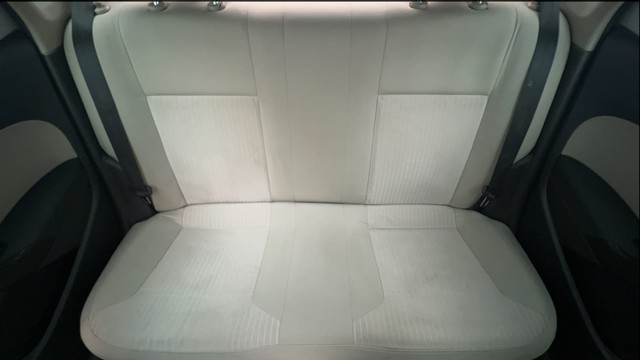 Second-hand 2013 Volkswagen Polo Petrol Highline 1.2L for sale in Kolkata-33