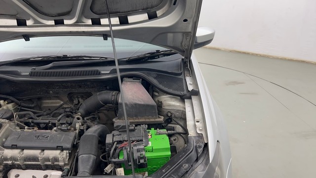 Second-hand 2013 Volkswagen Polo Petrol Highline 1.2L for sale in Kolkata-30