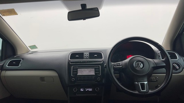 Second-hand 2013 Volkswagen Polo Petrol Highline 1.2L for sale in Kolkata-11
