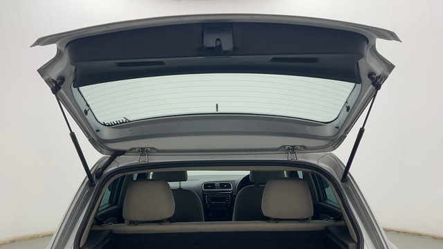 Second-hand 2013 Volkswagen Polo Petrol Highline 1.2L for sale in Kolkata-36