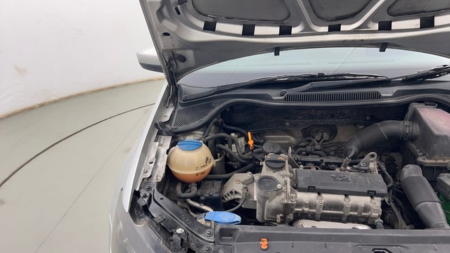 Second-hand 2013 Volkswagen Polo Petrol Highline 1.2L for sale in Kolkata-28