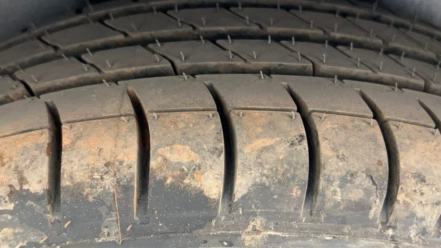 Second-hand 2013 Volkswagen Polo Petrol Highline 1.2L for sale in Kolkata-31