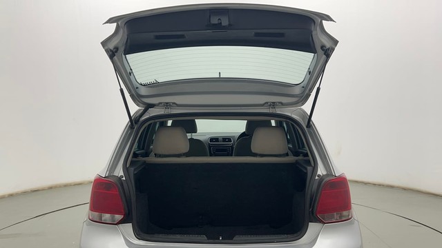 Second-hand 2013 Volkswagen Polo Petrol Highline 1.2L for sale in Kolkata-9