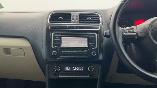 Second-hand 2013 Volkswagen Polo Petrol Highline 1.2L for sale in Kolkata-23