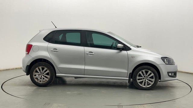 Second-hand 2013 Volkswagen Polo Petrol Highline 1.2L for sale in Kolkata-2