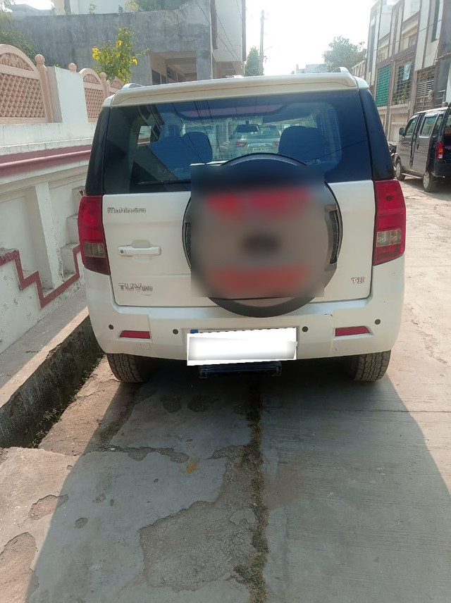 Mahindra TUV 300 T10 AMT Second-hand 2018 Mahindra TUV 300 T10 AMT for sale in Kota-2