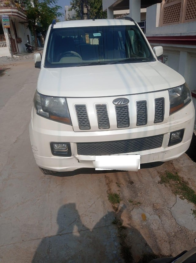 Mahindra TUV 300 T10 AMT Second-hand 2018 Mahindra TUV 300 T10 AMT for sale in Kota-10