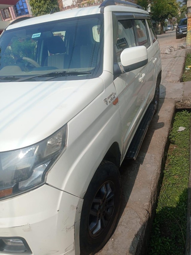 Mahindra TUV 300 T10 AMT Second-hand 2018 Mahindra TUV 300 T10 AMT for sale in Kota-11