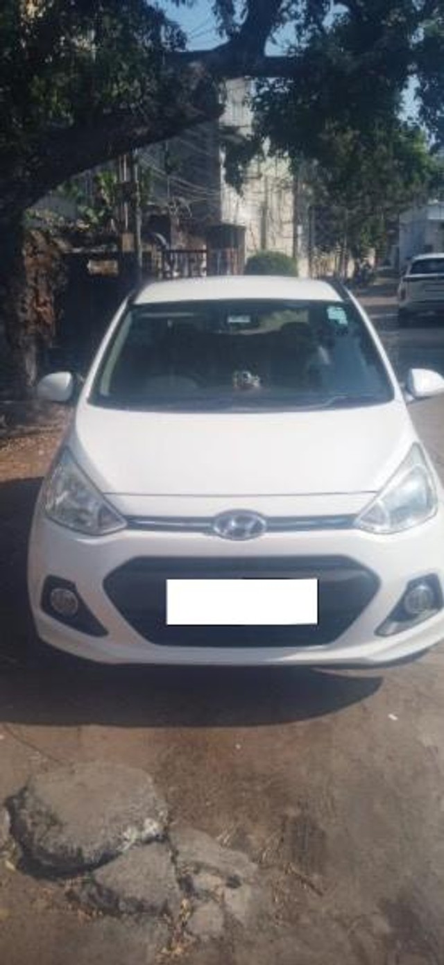 Hyundai Grand i10 Sportz Second-hand 2016 Hyundai Grand i10 Sportz for sale in Dhanbad-3