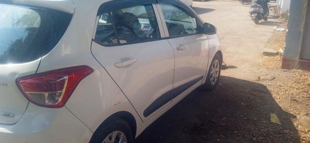Hyundai Grand i10 Sportz Second-hand 2016 Hyundai Grand i10 Sportz for sale in Dhanbad-4
