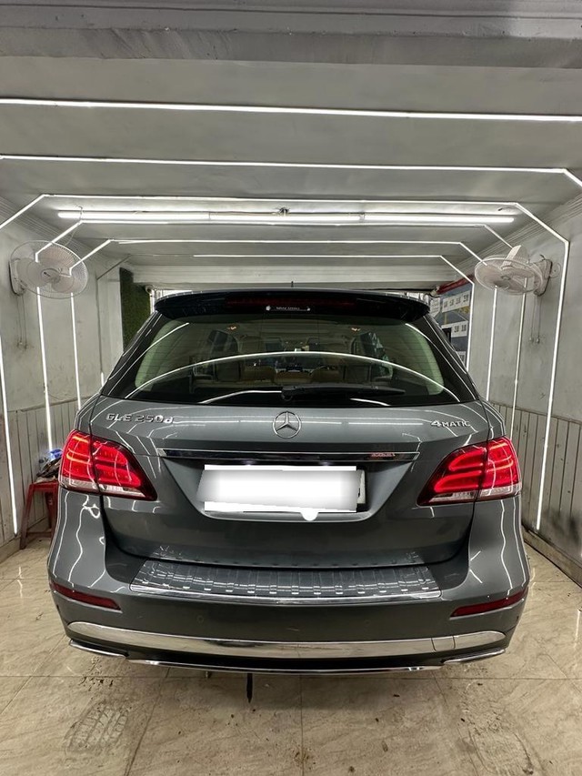 Second-hand 2018 Mercedes-Benz GLE 250d for sale in New Delhi-2