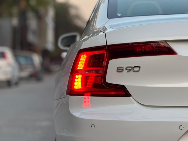 Second-hand 2019 Volvo S90 D4 Inscription BSIV for sale in New Delhi-7