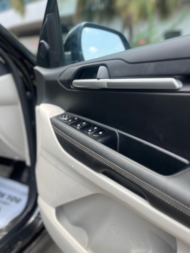 Second-hand 2023 Kia Sonet HTX Diesel AT for sale in Mumbai-13