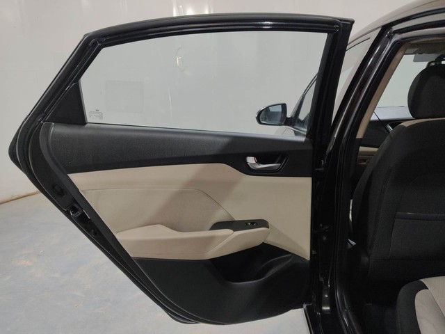 Second-hand 2019 Hyundai Verna 1.6 VTVT SX for sale in Kochi-23