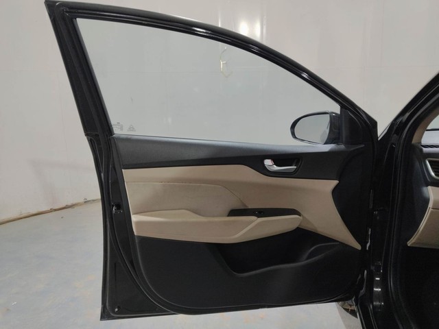 Second-hand 2019 Hyundai Verna 1.6 VTVT SX for sale in Kochi-37