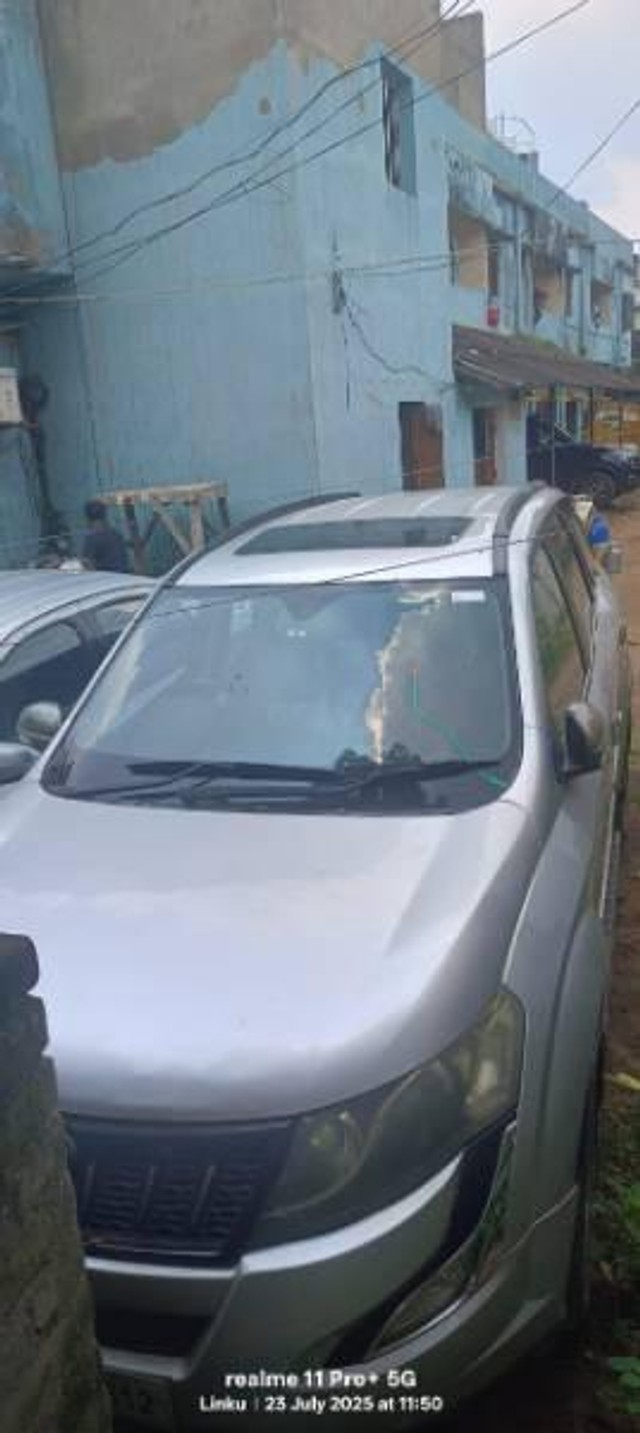 Second-hand 2015 Mahindra XUV500 R W10 FWD for sale in Bhubaneswar-3