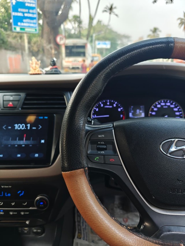 Second-hand 2014 Hyundai i20 Sportz 1.2 for sale in Mumbai-4