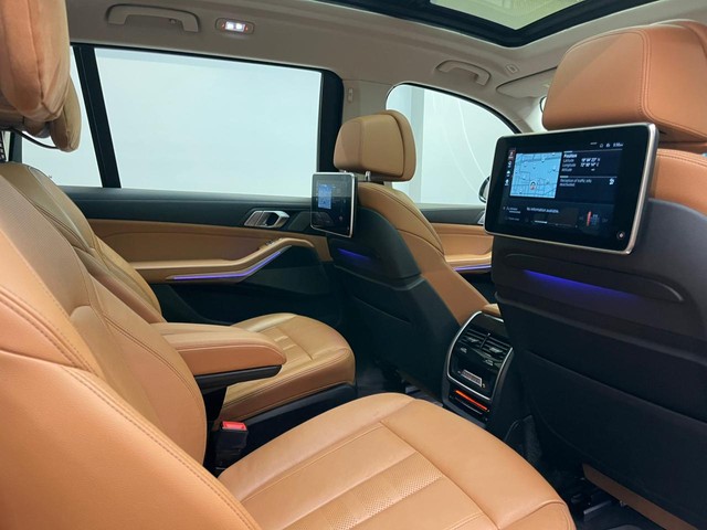 Second-hand 2021 BMW X7 xDrive30d DPE Signature for sale in Mumbai-12