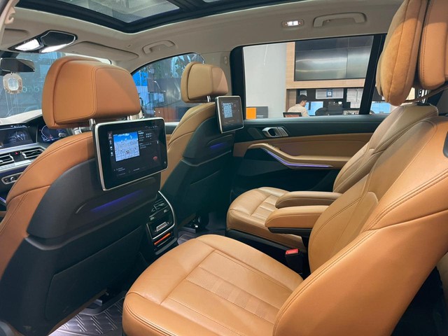 Second-hand 2021 BMW X7 xDrive30d DPE Signature for sale in Mumbai-14