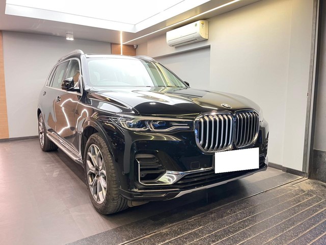 Second-hand 2021 BMW X7 xDrive30d DPE Signature for sale in Mumbai-1