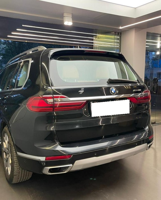 Second-hand 2021 BMW X7 xDrive30d DPE Signature for sale in Mumbai-3