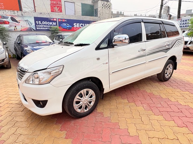 Second-hand 2015 Toyota Innova 2.5 G (Diesel) 7 Seater BS IV for sale in Gorakhpur-7