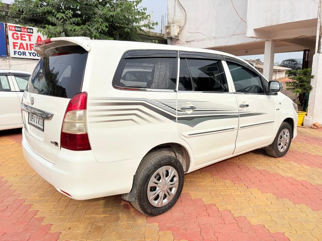 Second-hand 2015 Toyota Innova 2.5 G (Diesel) 7 Seater BS IV for sale in Gorakhpur-8