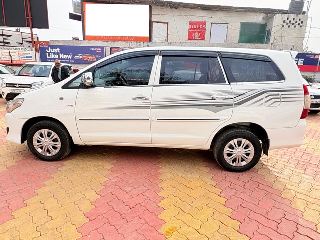 Second-hand 2015 Toyota Innova 2.5 G (Diesel) 7 Seater BS IV for sale in Gorakhpur-9