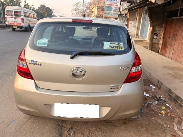 Second-hand 2009 Hyundai i20 Asta for sale in Tinsukia-2