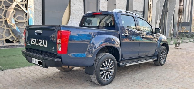 Second-hand 2021 Isuzu V-Cross 4x2 Z AT BSVI for sale in New Delhi-15