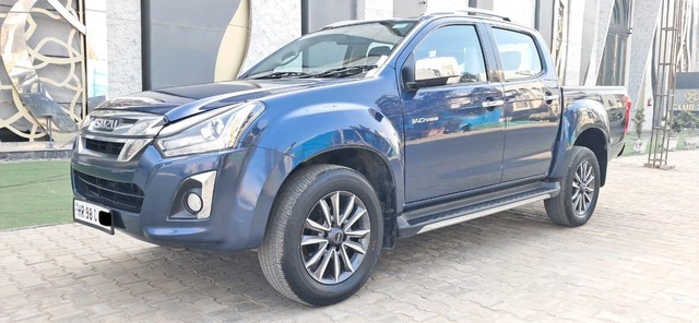 Second-hand 2021 Isuzu V-Cross 4x2 Z AT BSVI for sale in New Delhi-5