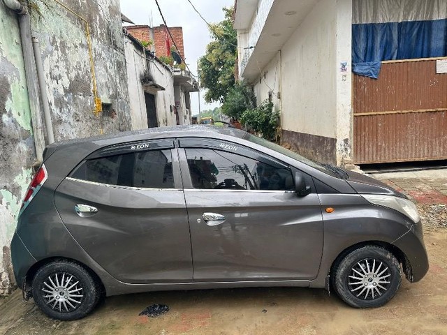 Hyundai EON Era Plus Second-hand 2015 Hyundai EON Era Plus for sale in Varanasi-1