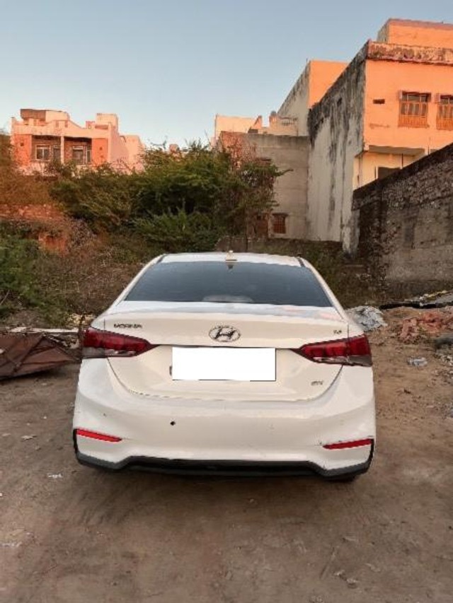 Second-hand 2018 Hyundai Verna VTVT 1.6 SX for sale in Udaipur-1