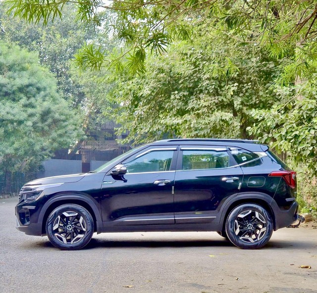 Second-hand 2023 Kia Seltos HTX IVT for sale in New Delhi-4