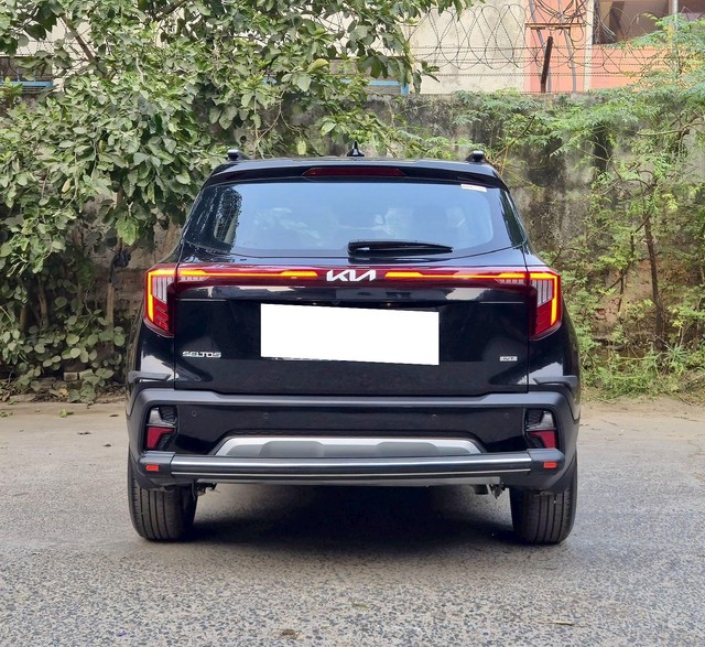 Second-hand 2023 Kia Seltos HTX IVT for sale in New Delhi-2