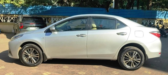 Second-hand 2017 Toyota Corolla Altis VL AT for sale in Mira Road-3