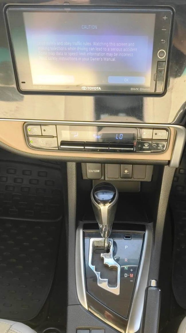 Second-hand 2017 Toyota Corolla Altis VL AT for sale in Mira Road-7