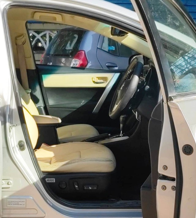 Second-hand 2017 Toyota Corolla Altis VL AT for sale in Mira Road-5