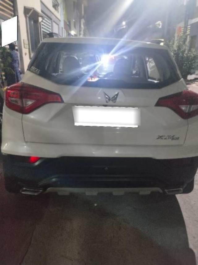 Second-hand 2023 Mahindra XUV300 W6 Sunroof NT BSVI for sale in Indore-4