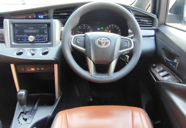 Second-hand 2017 Toyota Innova Crysta 2.8 GX AT 8S BSIV for sale in Mira Road-7