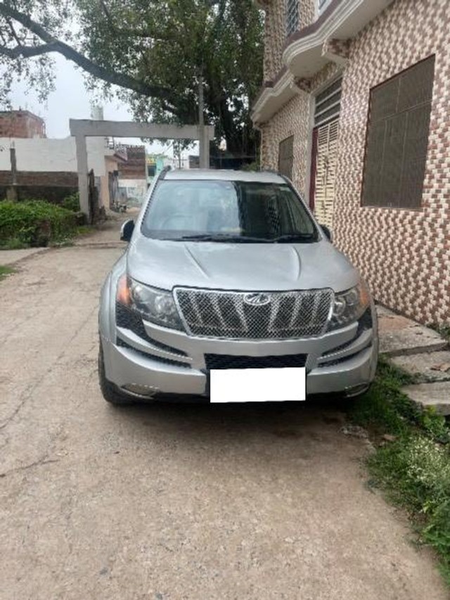 Second-hand 2013 Mahindra XUV500 W4 for sale in Fatehpur-8