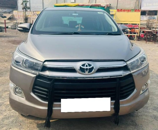 Toyota Innova Crysta 2.4 VX MT 8S BSIV Second-hand 2017 Toyota Innova Crysta 2.4 VX MT 8S BSIV for sale in Jhansi-0