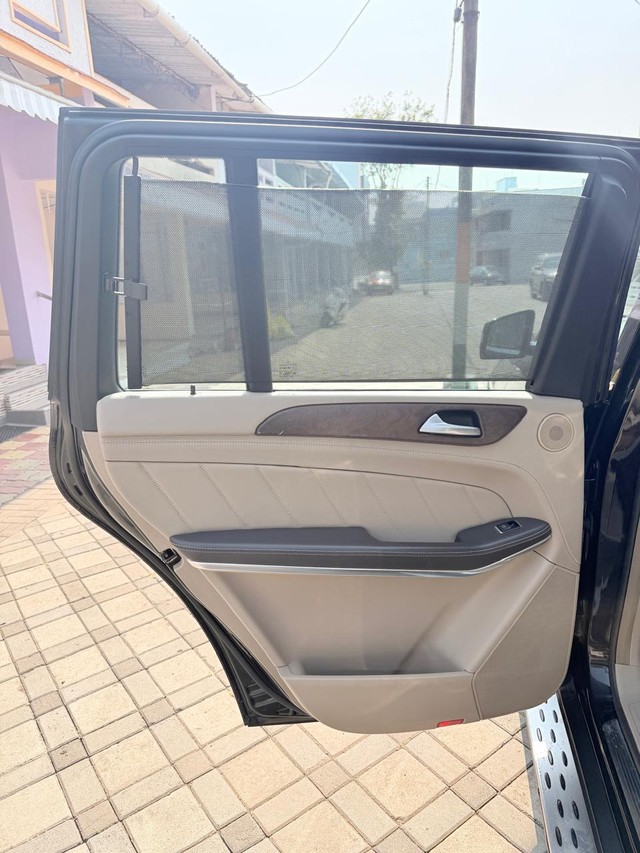 Mercedes-Benz GL-Class 350 CDI Blue Efficiency Second-hand 2014 Mercedes-Benz GL-Class 350 CDI Blue Efficiency for sale in Surat-24