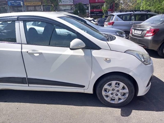 Second-hand 2016 Hyundai Xcent 1.2 CRDi E for sale in Chandigarh-8