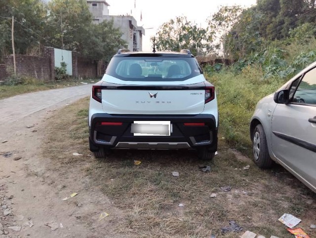 Second-hand 2025 Mahindra XUV 3XO REVX M for sale in Kullu-1