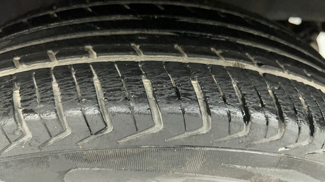 Second-hand 2017 Renault KWID RXT for sale in Ahmedabad-37