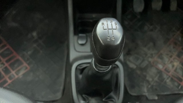 Second-hand 2017 Renault KWID RXT for sale in Ahmedabad-12