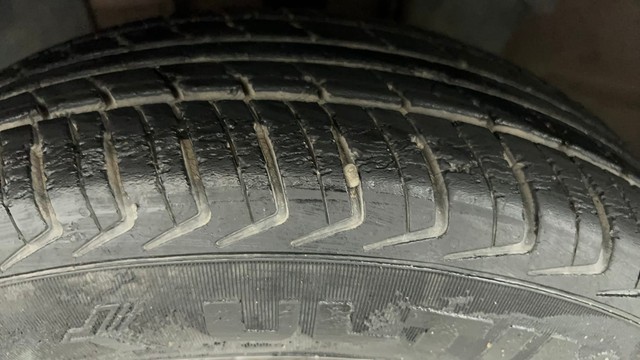 Second-hand 2017 Renault KWID RXT for sale in Ahmedabad-32